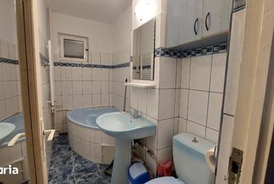 Apartament cu 2 camere decomandat în Micro 17