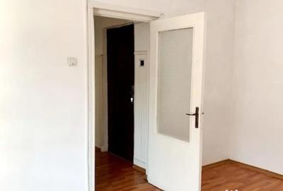 Spațiu comercial, de 35 mp, în Central - 6