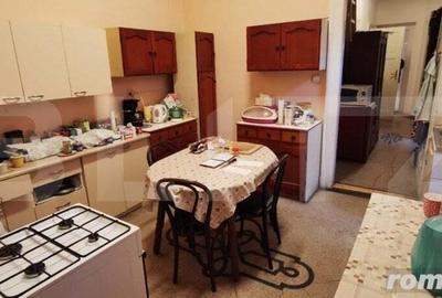 Apartament cu 5 camere semidecomandat în P-ța Victoriei - 4
