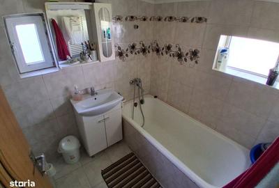 Casă cu 5 camere cu Teren 400 Mp în Tătărași - 10