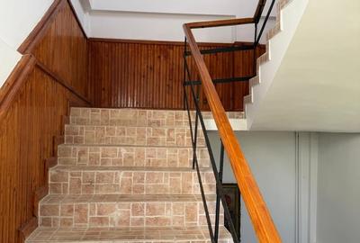 Casă cu 13 camere cu Canalizare în Cățelu - 5