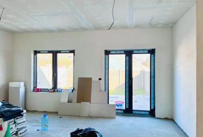 Casă cu 3 camere cu Canalizare în Mehala
