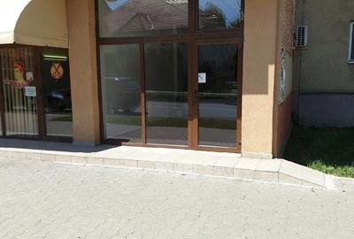 Spațiu comercial, de 35 mp, în Central - 4