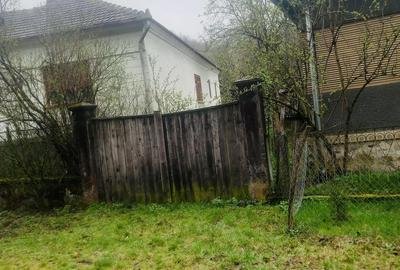 Casă cu 12 camere cu Teren 25000 Mp în Glodghilești - 1