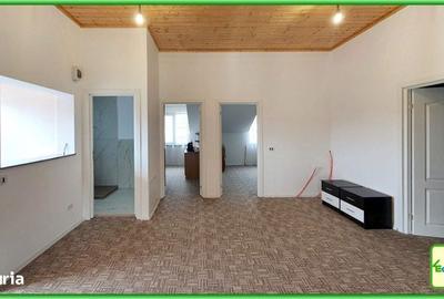 Casă cu 4 camere în Piatra - 12