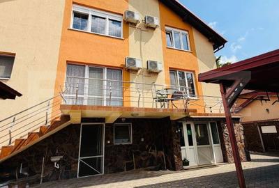 Casă cu 9 camere cu Teren 868 Mp în Micro 1 - 3