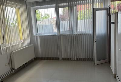 Spațiu comercial, de 50 mp, în Mazepa 1 - 2