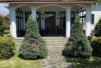 Casă cu 4 camere cu Teren 2750 Mp în Central - 2