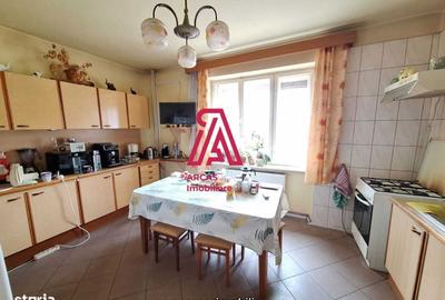 Casă cu 4 camere în Cristian - 1