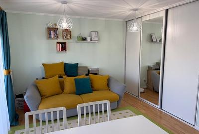 Apartament in zona Tineretului , etaj 1 ,2 camere , 2 balcoane - 3