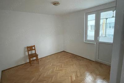 Inchiriez apartament 2 camere precista et 2 - 4