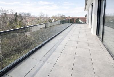 Apartament cu 3 camere decomandat, mobilat în Iancu Nicolae