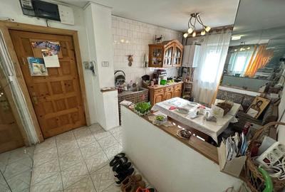 Apartament cu 3 camere semidecomandat în Girocului - 2