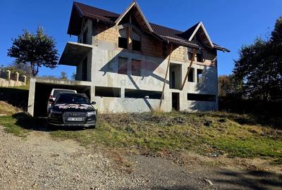 Casă individuală cu 5 camere cu Teren 2700 Mp în Alexandru cel Bun - 10