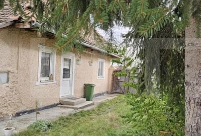 Casa ?araneasca in centrul localita?ii Ilieni teren 832 mp. - 1