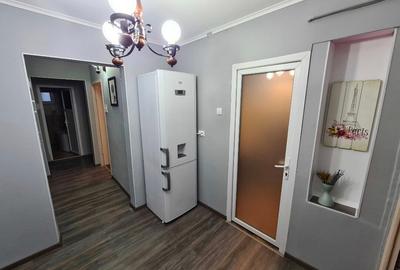 Apartament cu 3 camere decomandat în Galata - 1