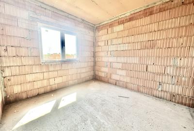 Duplex cu 4 camere cu Canalizare în Moșnița Nouă - 9