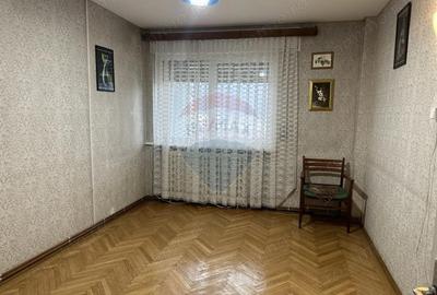 Apartament cu 4 camere decomandat în Central - 10