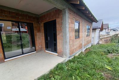 Casa cu 3 dormitoare ?i garaj in suprafa?a de 180 mp - 10