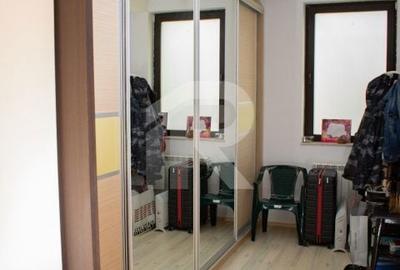 Casă cu 6 camere cu Teren 700 Mp în Crevedia