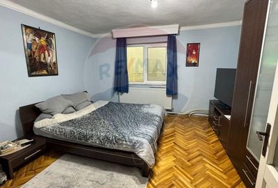 Vila de vanzare in Rucar - 9 camere, gradina generoasa, zona linistita - 1