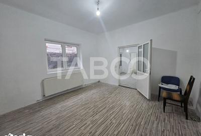 Casă cu 3 camere cu Canalizare în Central - 10