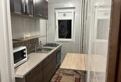Apartament cu 2 camere semidecomandat în Brâncoveanu