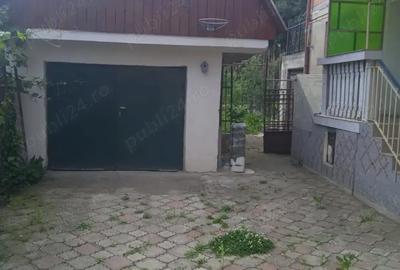 Casa cu etaj de vanzare zona 14Mai - 2