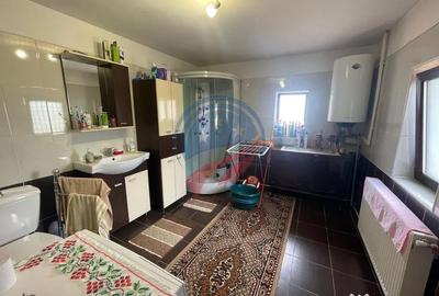 Casă cu 4 camere cu Teren 3500 Mp în Central - 5