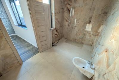 Casă individuală cu 6 camere cu Canalizare în Central - 16