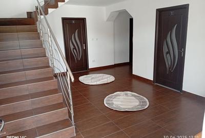 Casă cu 4 camere cu Teren 2000 Mp în Central - 3