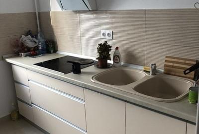 Apartament cu 2 camere decomandat, mobilat în Berceni