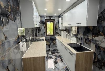 Apartament cu 3 camere semidecomandat, mobilat în Micro 40 - 3