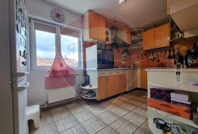 Casa / Vila cu 8 camere de vanzare in zona Coiciu - 6