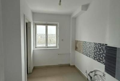 Apartament cu 3 camere semidecomandat în Central - 3
