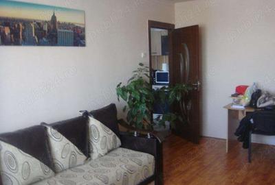 Vand apartament 2 camere -central - 2
