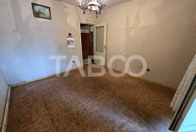 Apartament decomandat 4 camere 4 balcoane 2 bai etaj 1 Central Sibiu - 5
