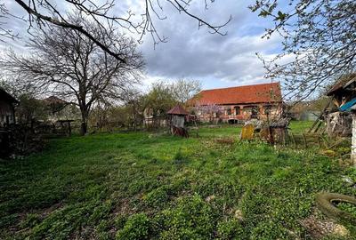Casa cu curte ?i gradina - 2200mp - 2