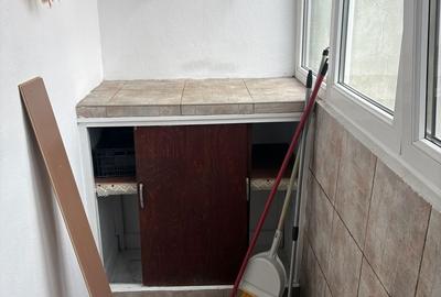Apartament cu 3 camere în Muncii