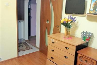 Apartament cu 2 camere semidecomandat în 9 Mai - 5