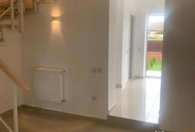 Casă cu 5 camere cu Teren 277 Mp în Malu Mare - 3