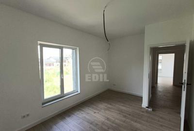 Casă cu 5 camere cu Teren 300 Mp în Florești - 10