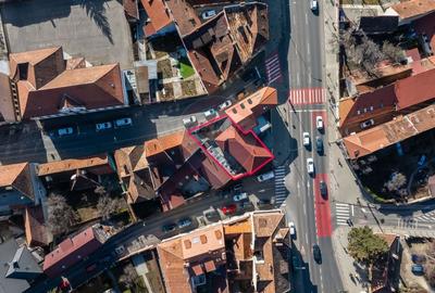 Casă cu 7 camere cu Canalizare în Centrul Civic - 4