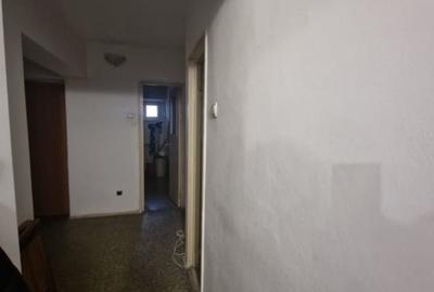 Apartament cu 3 camere decomandat în Bd. Independenței - 6