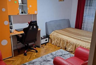 Apartament cu 3 camere decomandat în Gării - 2
