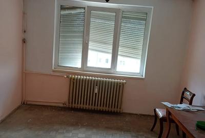 Apartament cu 3 camere semidecomandat în Vălcani - 6