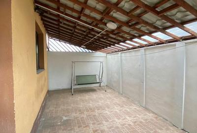 Casă cu 3 camere cu Teren 300 Mp în Vânători - 1