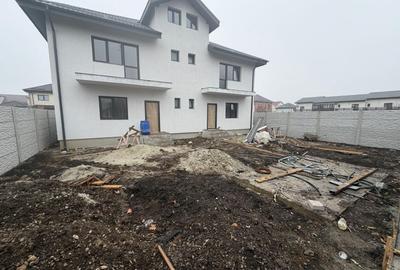 Duplex cu 3 camere cu Canalizare în Central - 3