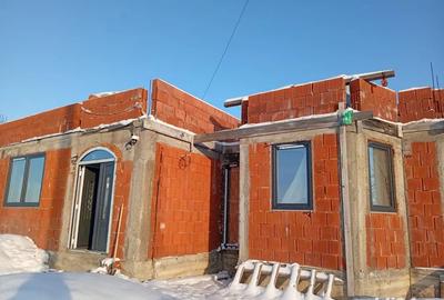 Casă cu 3 camere cu Teren 530 Mp în Gepiu - 2