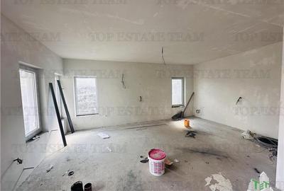 Duplex cu 5 camere cu Canalizare în Roșu - 2